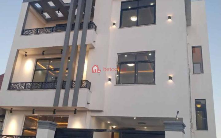 38.Ayat 225 m² G⁺³ Resident Villa House Building