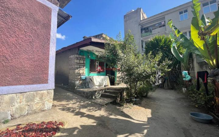 85.Lideta 257 m2 an old residence House (For Apartment or residence)