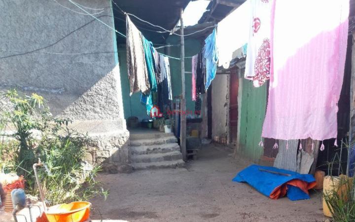 22.Kotebe mesalemia-gebreal 200 m²an old House