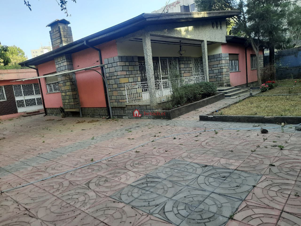 1.Bole demibel 550 m² Residence Villa House (For Apartment,School, & Others investment)