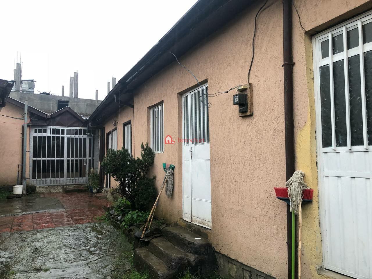 22.Kotebe 02 qebele 240 m² an old House