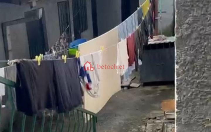 81.Saris Adeyi Ababa 240 m² an old residence House