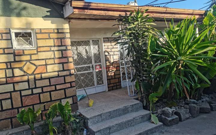 83.Abuare (Adebabayi) 230 m2 an old residence House