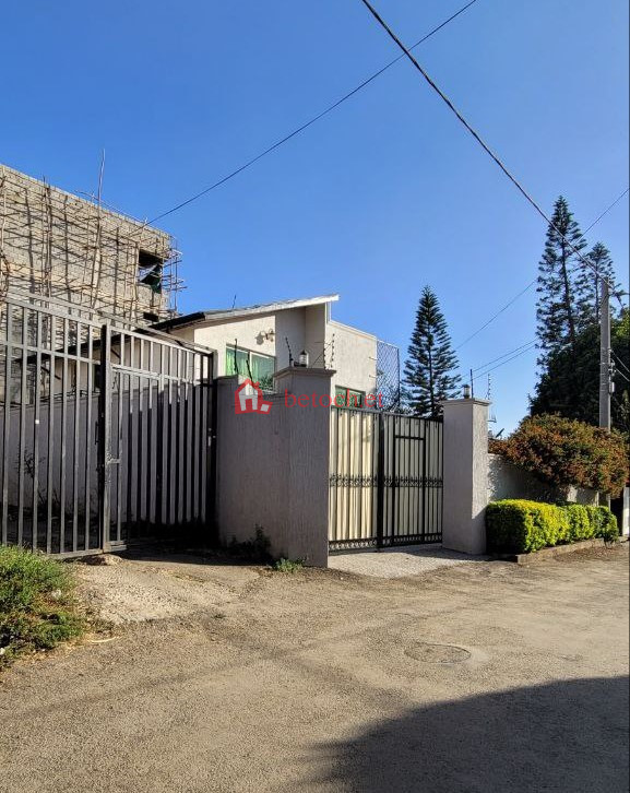 73.Bisirate Gabriel 270 m² Resident Villa House Building