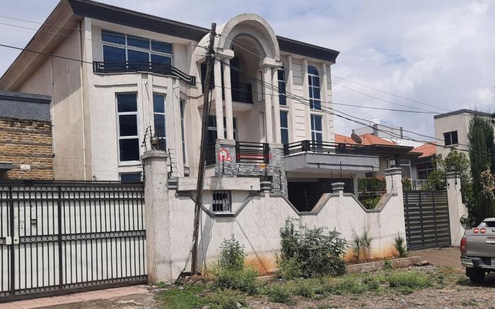 150.Bole bulbula 330 m² G⁺² Resident Villa House Building