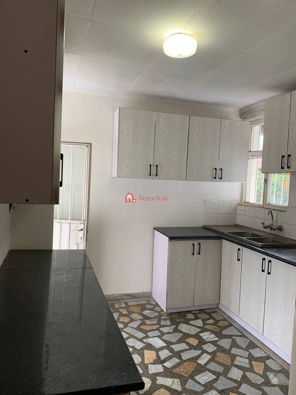 21.House for rent Bole Rwanda 500 m² residence Villa House Building