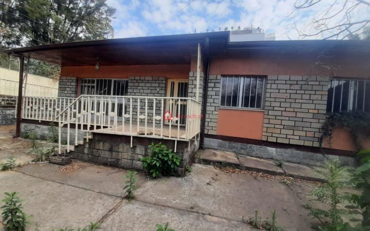 90.Bole 700 m² (Excluded 250 m² ) an old Ground residence House (Apartment)