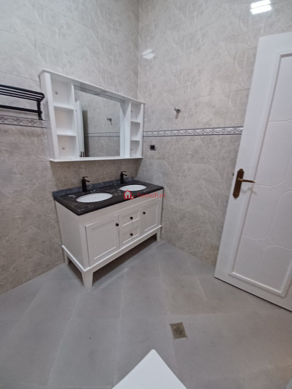 80.Ayat compound 250 m² Residence service Villa building