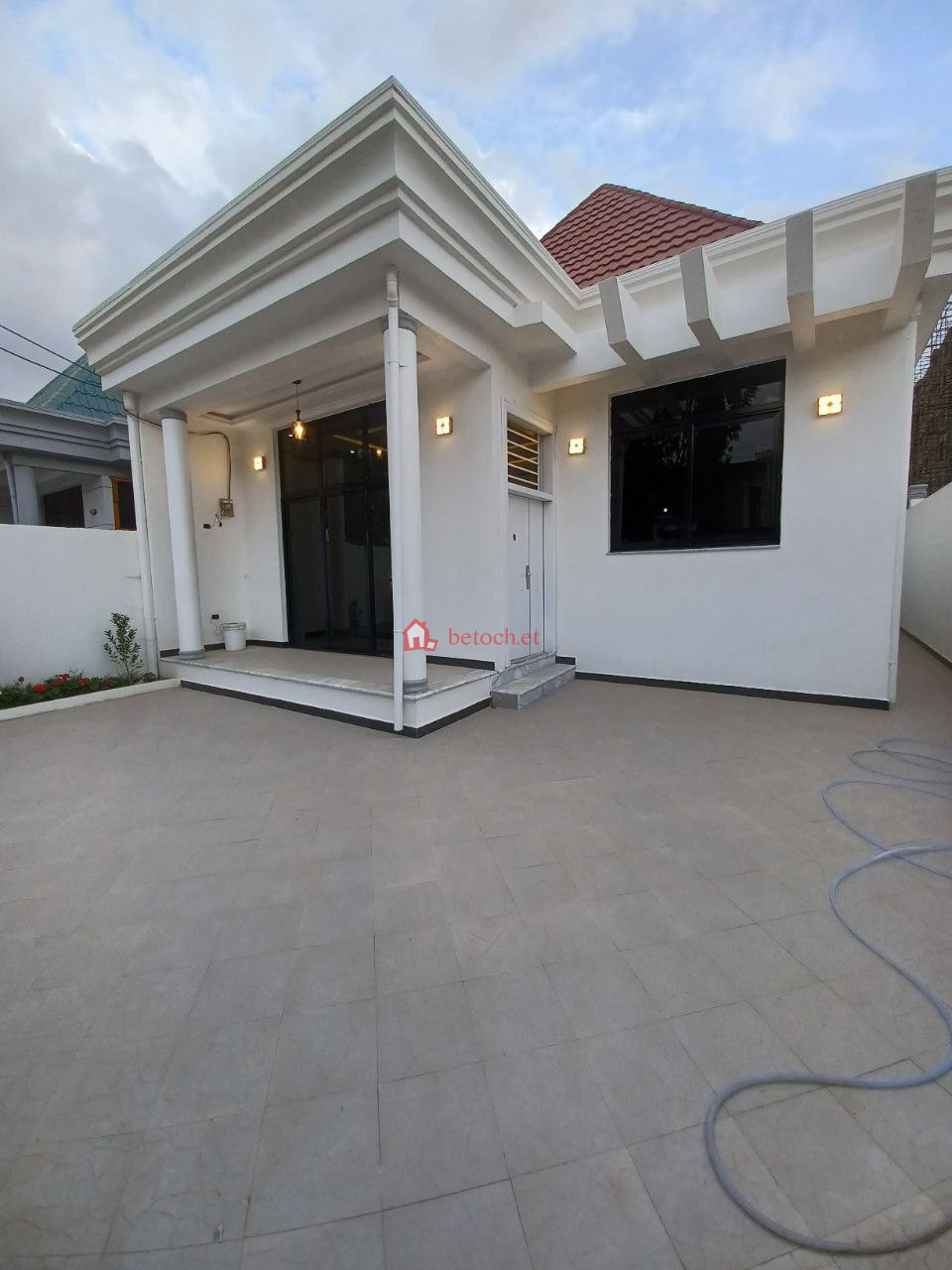 80.Ayat compound 250 m² Residence service Villa building