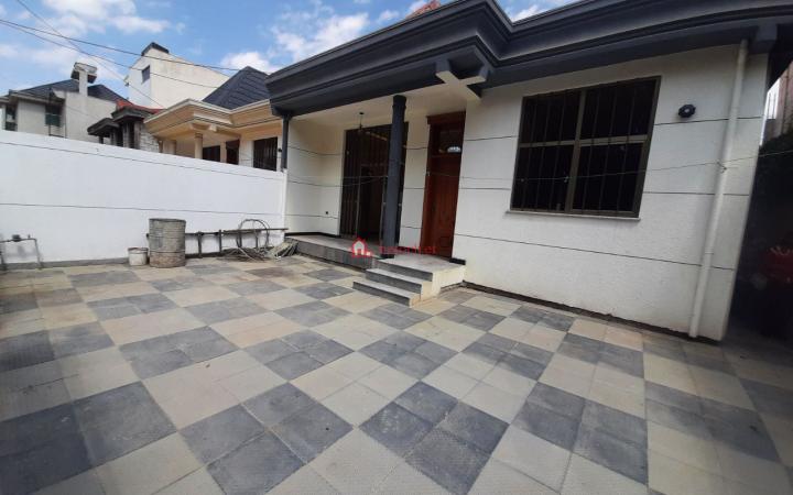 84.Ayat 250 m² Residence service Villa building