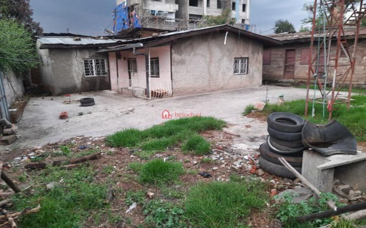 102.mesiqel-flower 500 m² an old House (For residence, School or Apartment construction)