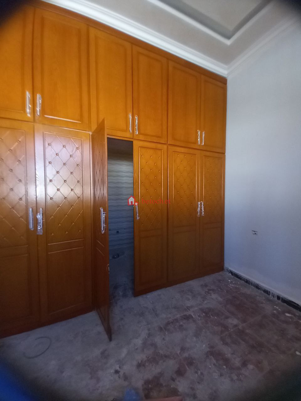 93.Ayat 200 m² Residence service Villa building