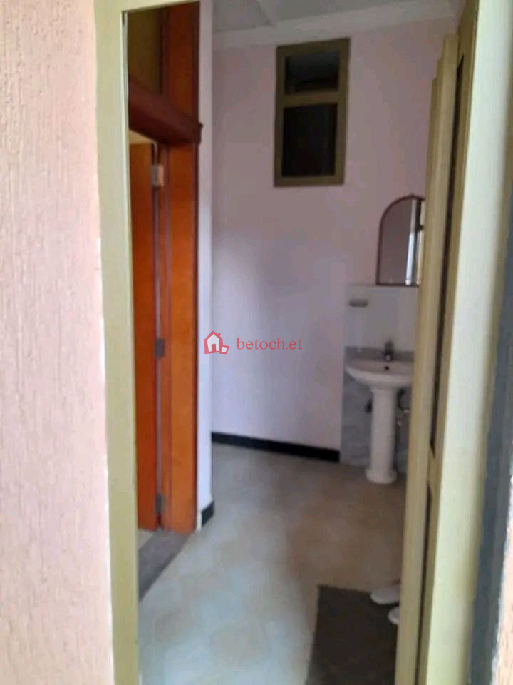 64.Ayat-Gabriele 180 m² L– shape Service Quarter House