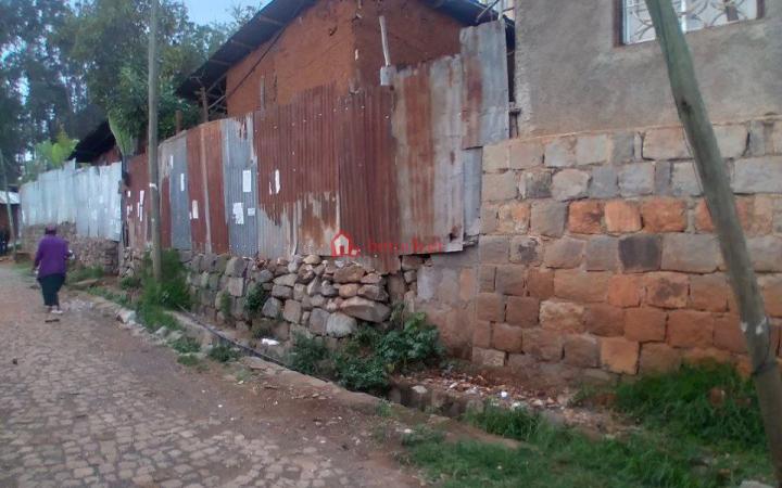 Sholla 300 m² an old House (For residence or Apartment)