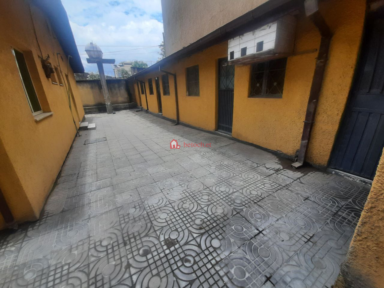 64.Bole-Rwanda 500 m² Residence Villa House (For Apartment, School,& Hotel Constriction )