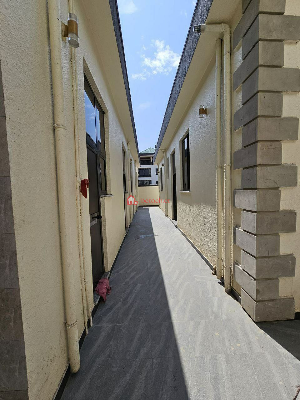 80.Gerje Jacros 531 m2 Res. Villa House