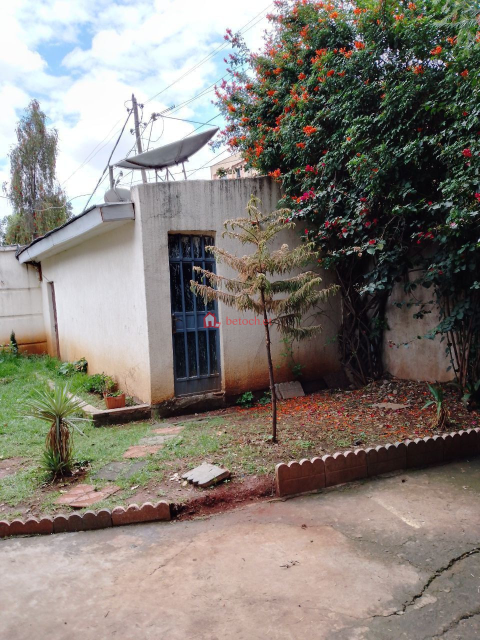 84.House for sale Bisirate Gabriela lafto mole 400 m² Residence Villa building
