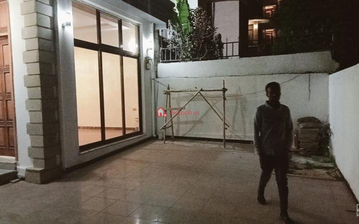 102.Ayat Afro tsiyon 225 m² Residence Villa building
