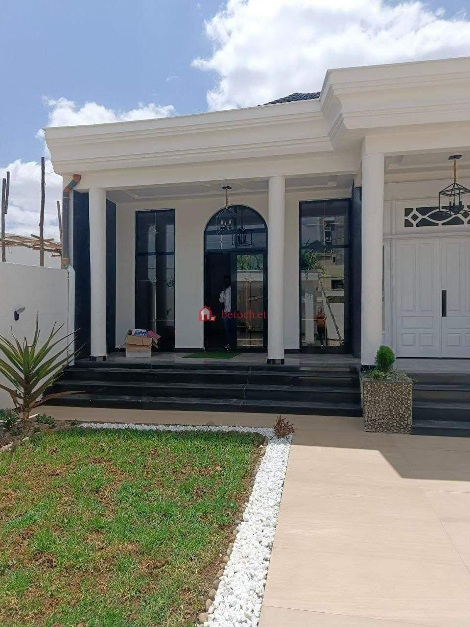 Sar-bet Bisirate Gabriel 650 m² Villa Houise