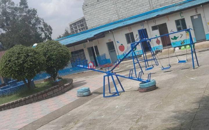 2.Ayer tena 1000 m² KG and Joiner school building