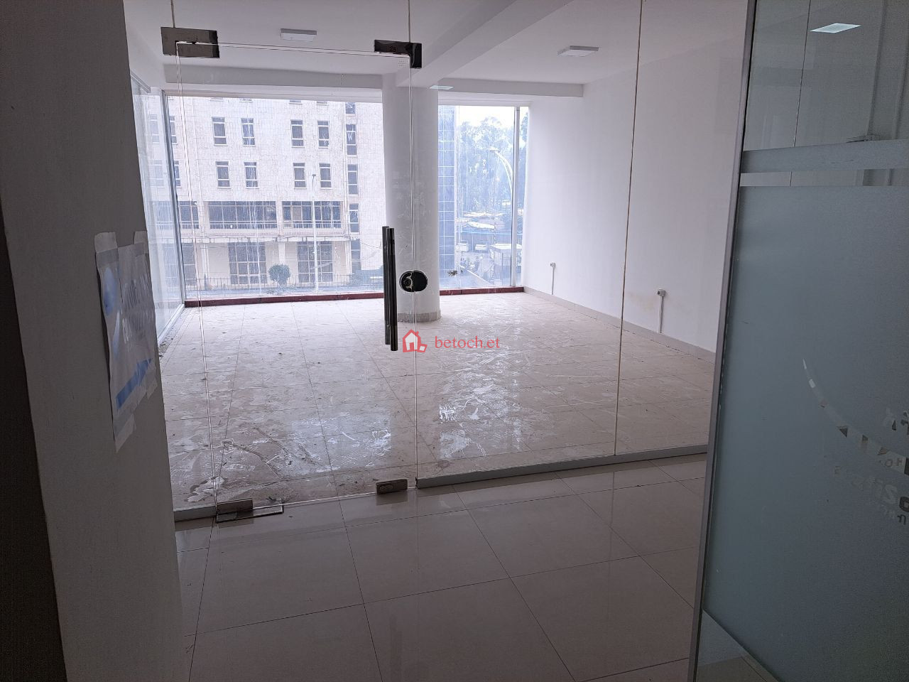 51.22 Mazoriya 31 m² G⁺³ Shop commercial