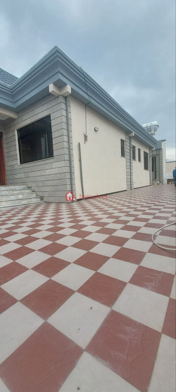 Summit 300 m² Villa House Building