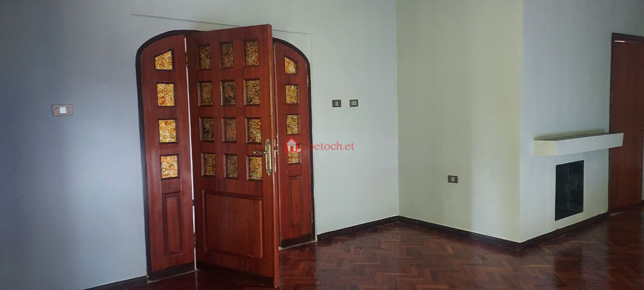 Tafo Sheger 1000 m2 Villa House